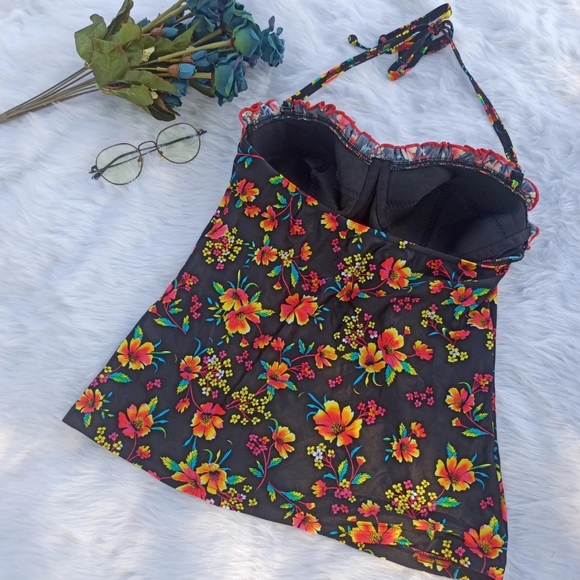 Hot sleevless top - Picture 2 of 4